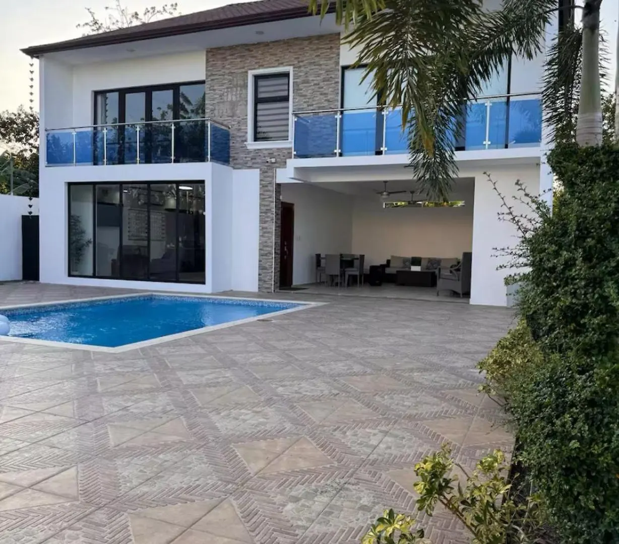 Villas El Guanoの連絡先